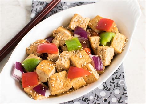   Tofu z Xiaogan - Czy Znałeś Już Niesamowite Smaki Pikantnej Słodkości?